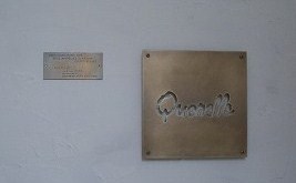 クネルさん看板